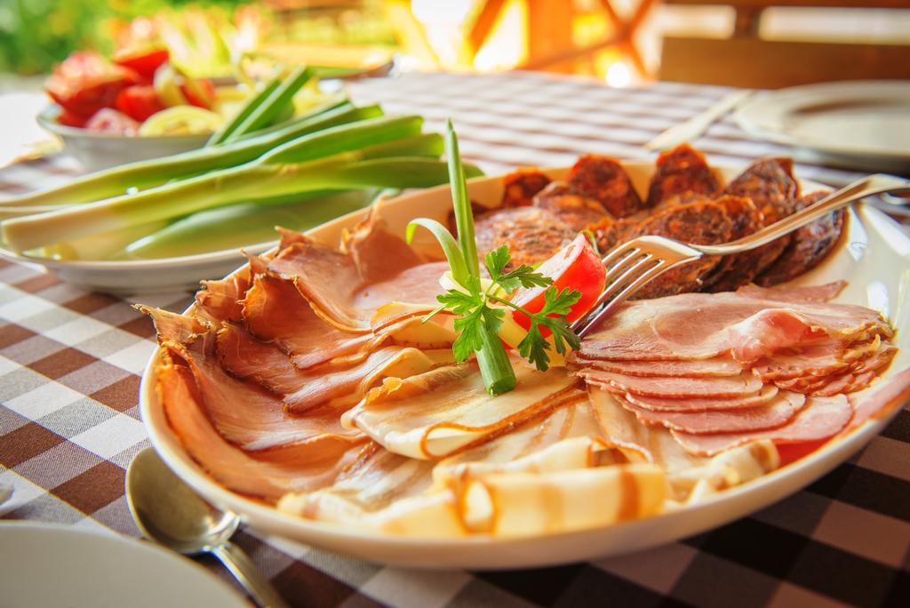 Bed and Breakfast Juhfark Fogado Es Borhaz Balatoncsicso Экстерьер фото